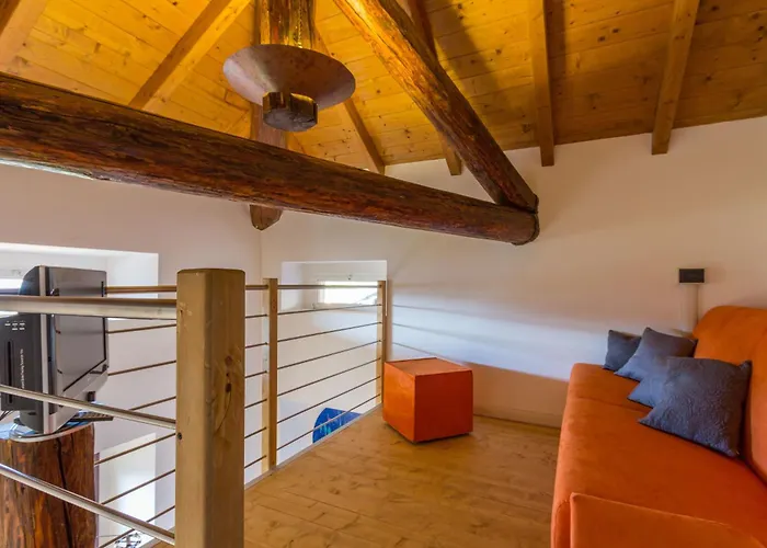 Гостевой дом La Vacation Комо